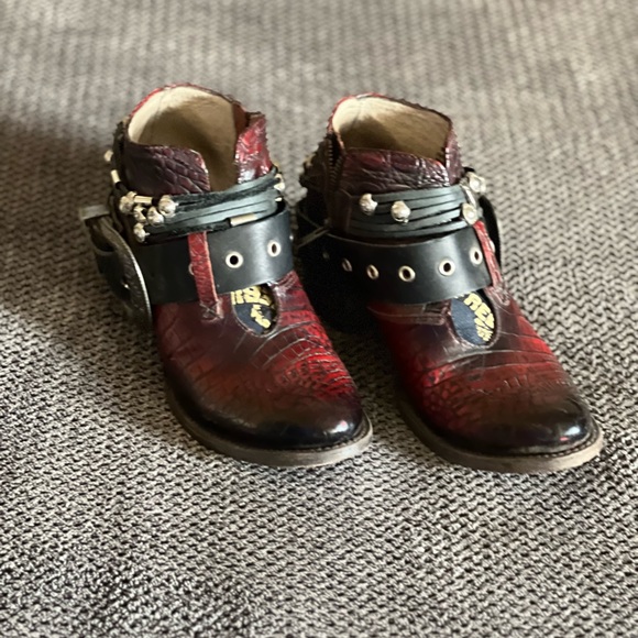 Freebird by Steven Shoes - Freebird Saloon